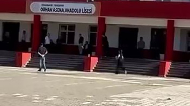 KPSS'ye yetişmeye çalışan öğrenci Diyarbakır'da merdivenlerde baygınlık geçirdi