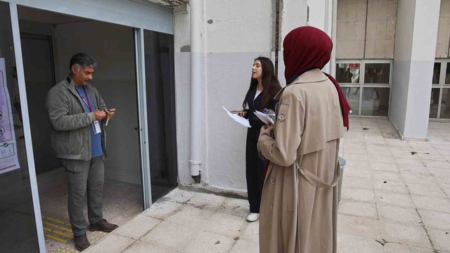 Elazığ'da KPSS Ön Lisans oturumu başladı, geç kalan adayı motorize polis yetiştirdi