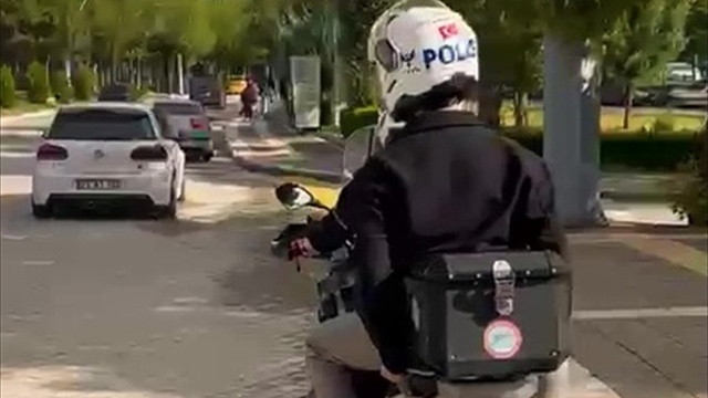 Elazığ polisi, KPSS adaylarını İHA takibiyle sınav merkezlerine ulaştırdı