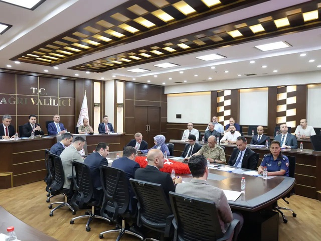 Ağrı'da 9-15 yaş grubu için düzenlenen Gençlik Yaz Kulübü dönemi tamamlandı