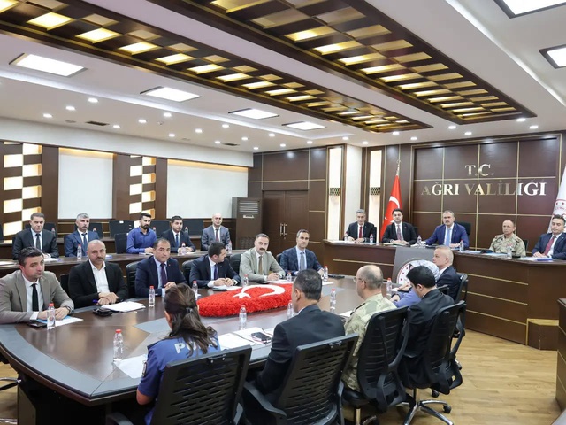 Ağrı'da 9-15 yaş grubu için düzenlenen Gençlik Yaz Kulübü dönemi tamamlandı