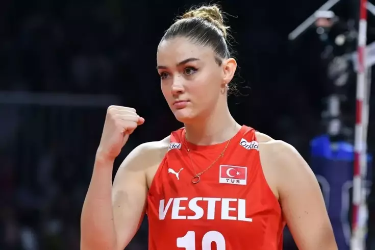 Zehra Güneş Vegas’ta Tatil kombinine beğeni yağdı