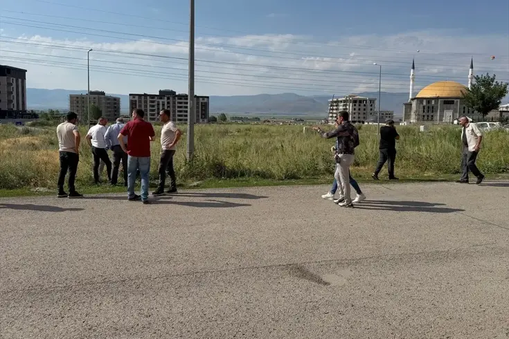Erzurum’da çocuklar boş arazide el bombası buldu