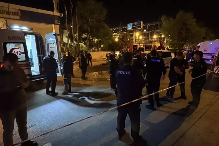 Gaziantep’te katliam gibi kaza 3 kişi hayatını kaybetti, 5 yaralı var