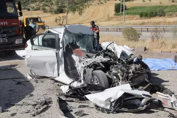 Manisa’da feci kaza Bir aile yok oldu