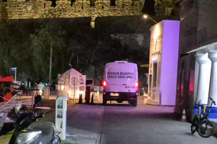 Bodrum’da ayağına ağırlık bağlayarak denize atlayan adam hayatını kaybetti