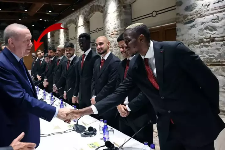Erdoğan’ın Galatasaray’ı kabul ettiği toplantıdaki gizemli ismin kim olduğu ortaya çıktı