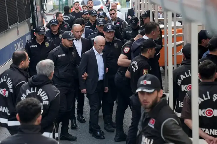 CHP’li belediyelere yolsuzluk soruşturması 5’i belediye başkanı 22 kişi tutuklandı