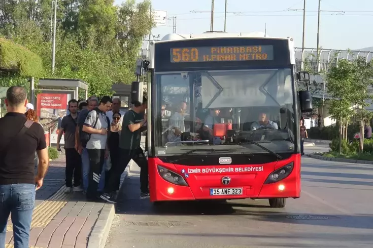 İzmir grevinde kaos büyüyor Görüşme yolu kapandı