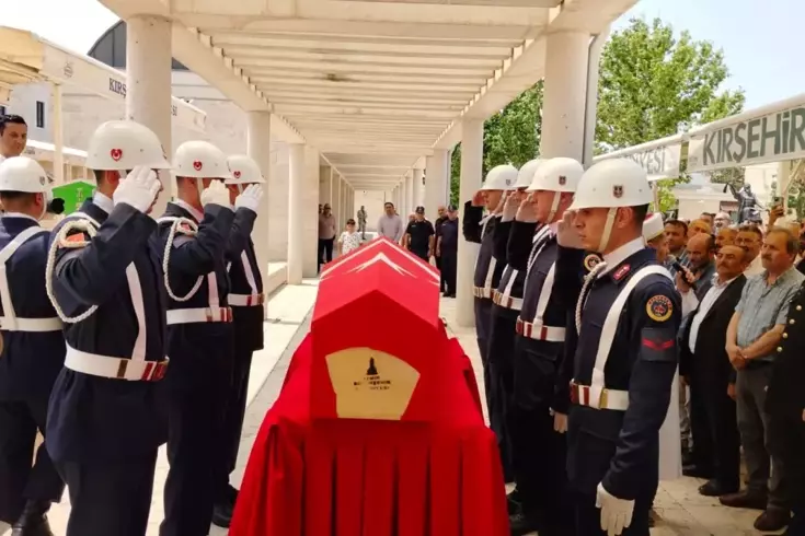Düğün konvoyunda kaza: Uzman çavuş ve eşi hayatını kaybetti