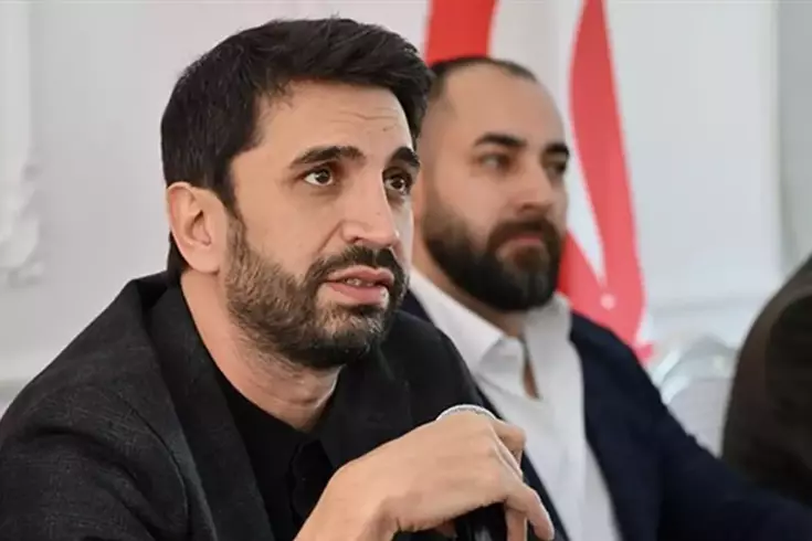 Daha yeni satın aldığı takım küme düştü Taraftarlar kulübü satmasını istiyor