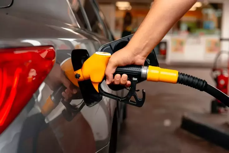 Benzin ve motorine gece yarısı çifte zam