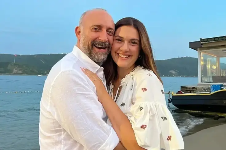 Bergüzar Korel, sıcak havanın tadını Marmaris’te çıkarıyor