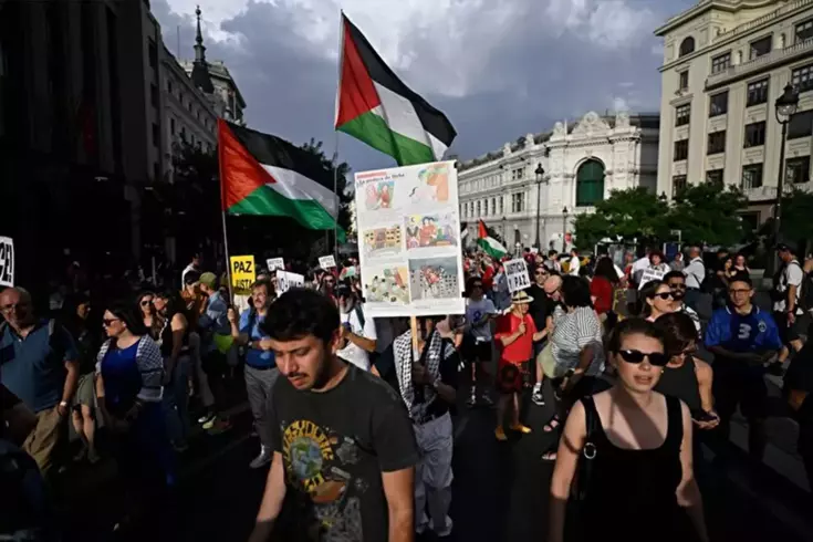 Madrid’de binlerce kişi Gazze için yürüdü