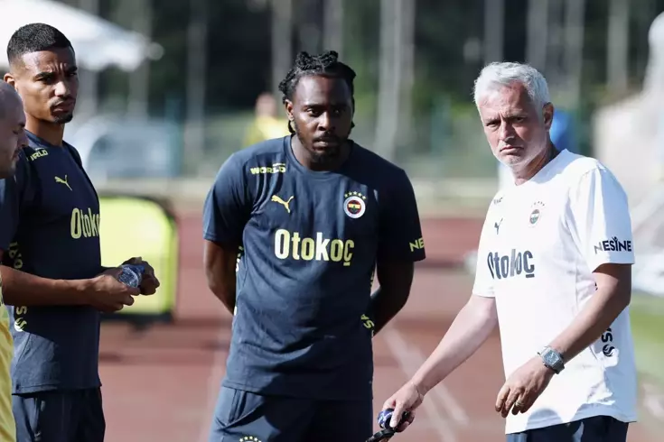 Futbolcu Osayi-Samuel’in Saat İhbarı