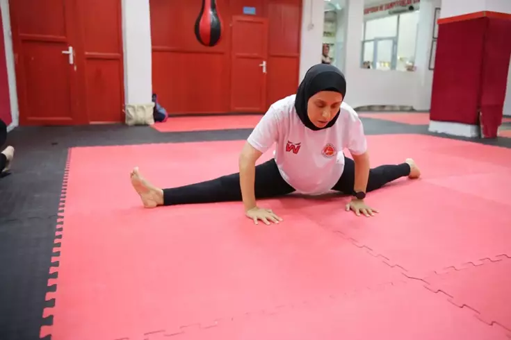 Tek böbrekler spor yapamazsın dediler Oğluna böbreğini veren kadın sporcudan kick boksta dev başarı