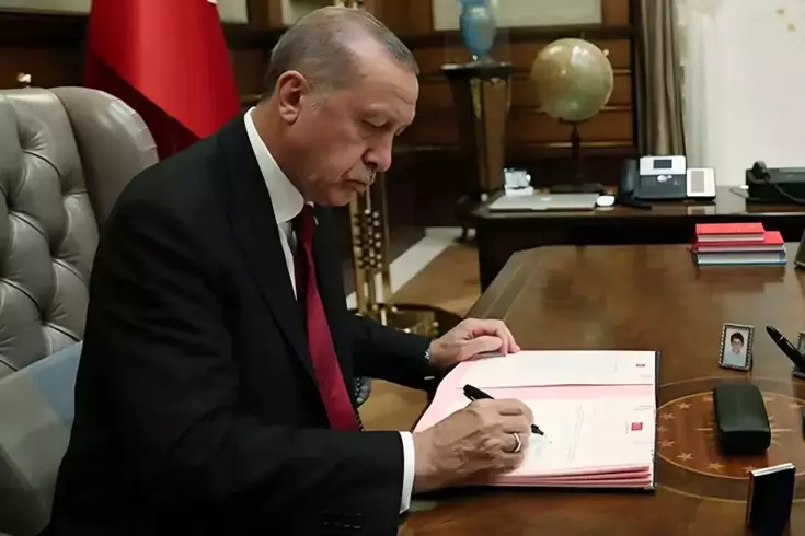 Bazı üniversitelerde yeni fakülte ve enstitüler kuruldu, bazıları kapatıldı
