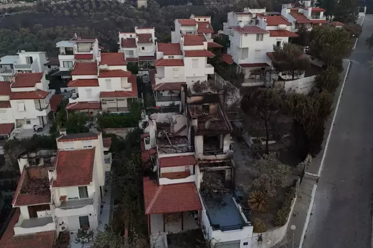3 ildeki yangınlar sürüyor Birçok ev küle döndü, gerilim hattı bomba gibi patladı