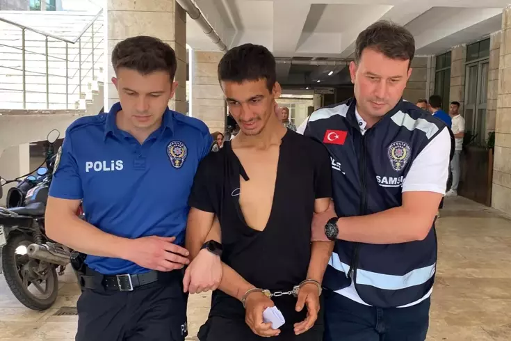 60 yaşındaki adamı “2 saattir bir balık tutamadın“ diyerek dövdü, denize attı