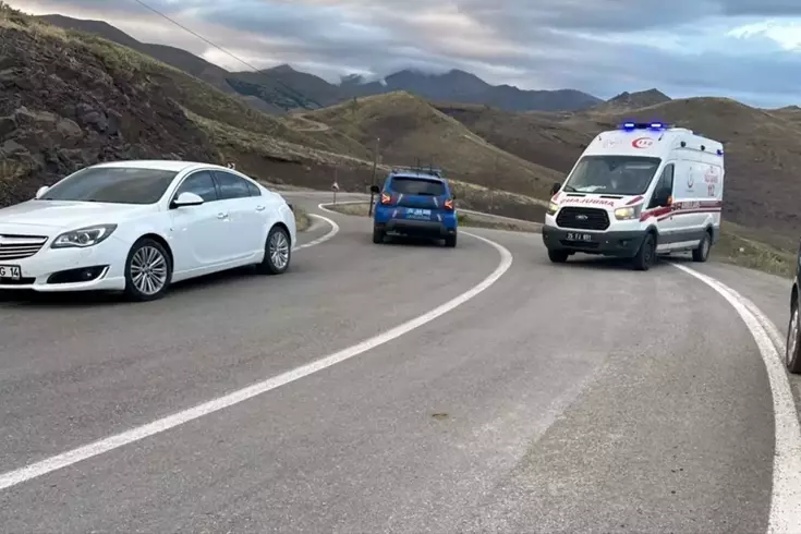 Bayburt’ta küçük uçak düştü 2 kişiye ulaşılmaya çalışılıyor