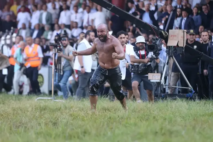 Kırkpınar’da Başpehlivan Orhan Okulu oldu