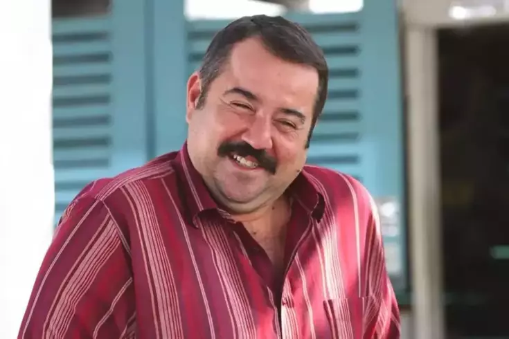 Ata Demirer, gözlerden uzak yaşadığı aşkıyla ilk kez ortaya çıktı