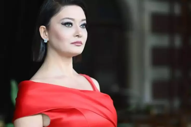 Gençlik pozu olay oldu Nurgül Yeşilçay’ı Afra Saraçoğlu’na benzettiler