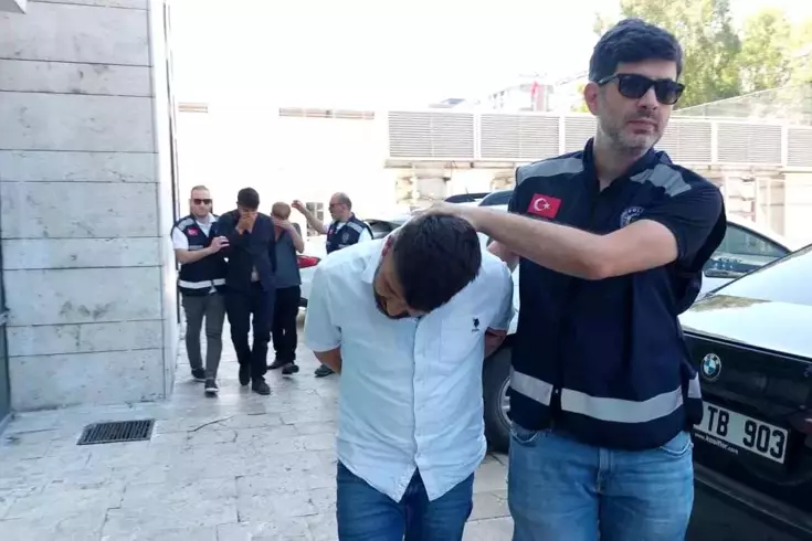 Akrabasının üzerinden araçla geçip öldürdü, sorulunca tek cümle edip ağladı