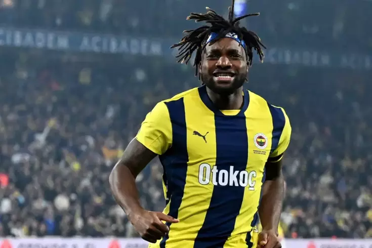 Allan Saint-Maximin’den Fenerbahçe taraftarını kızdıran paylaşım