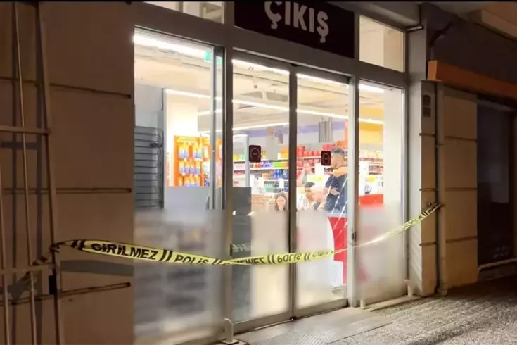 Markette “Sen sapık mısın“ diyen kadını ve 14 yaşındaki kızı vurdu