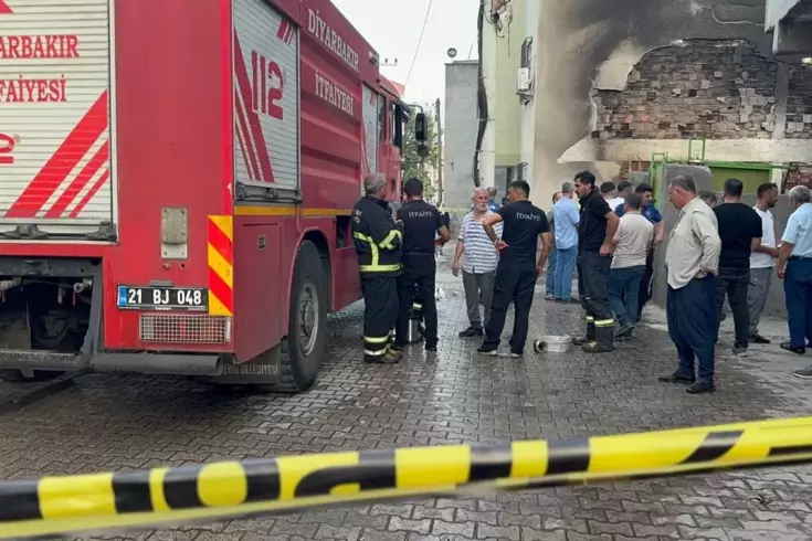 Diyarbakır’da Yangın: 3 Kişi Dumandan Etkilendi