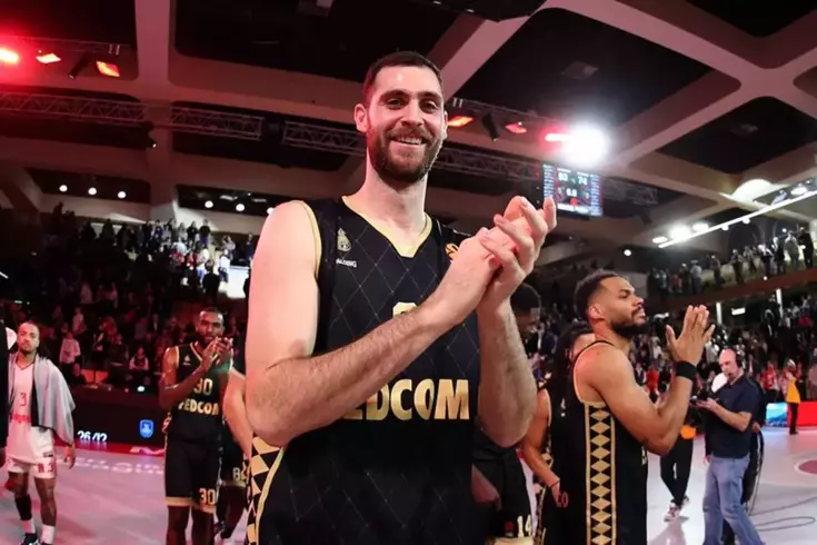 Anadolu Efes, Fenerbahçe Beko’nun eski yıldızını kadrosuna kattı