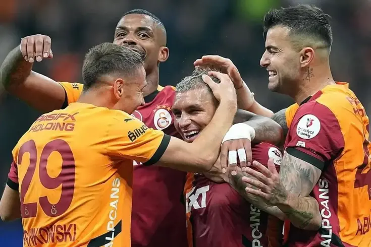Menajeri İstanbul’a geldi Galatasaray’dan ayrılıyor