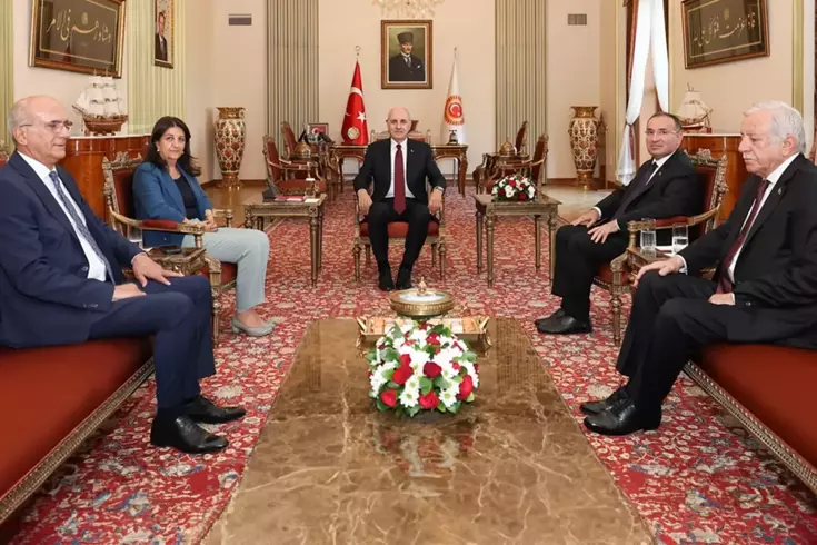 Komisyon için ilk adım Kurtulmuş, Meclis Başkanvekilleri ile bir araya geldi
