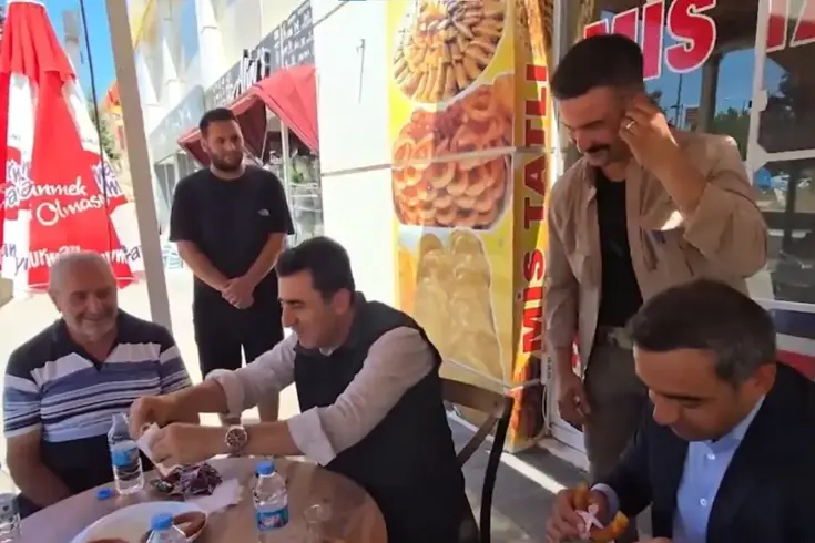 Vali Aygöl, çiğ köfteyi tatlıya bağladı