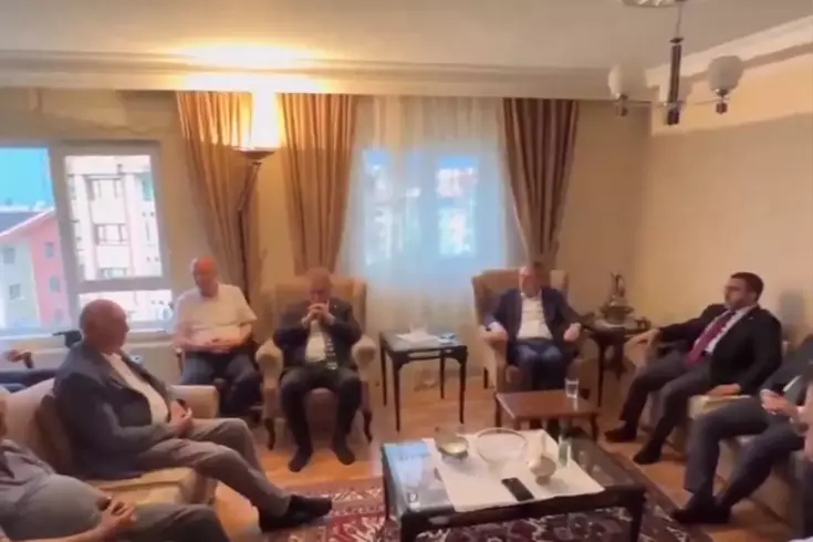 CHP’li vekilin annesinin taziyesinde Kürtçe mevlit okundu