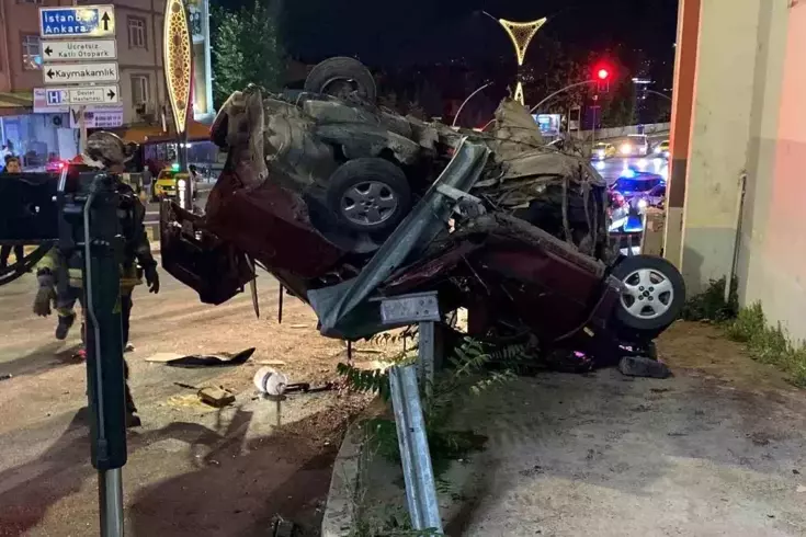 Kocaeli’de otomobil kazası: 2 ölü, 3 yaralı