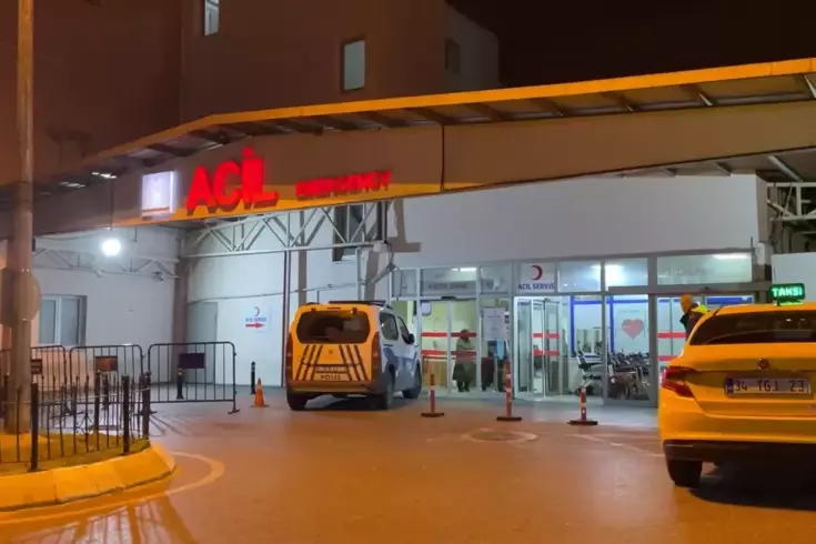 Barışma bahanesiyle gelip sevgilisini boğazından bıçakladı