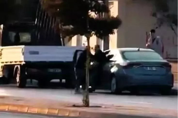 Okul müdürünü çocuklarının önünde vurdu Bir de o anları kayda aldırdı