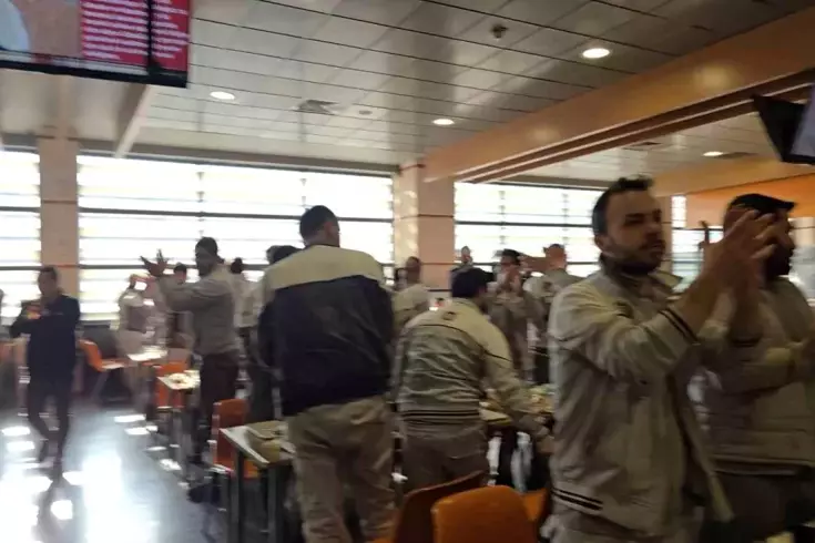 Türkiye’nin otomotiv devi Tofaş’ta isyan İşçiler kazan kaldırdı