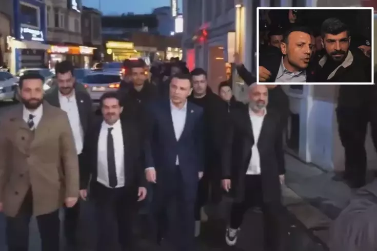 CHP köprülerin özelleştirilmesine karşı yürümek istedi, İl Başkanı Özgür Çelik’in önü kesildi