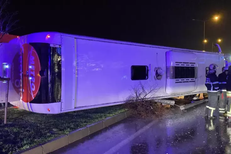 Samsun’da yolcu otobüsü devrildi Çok sayıda yaralı var