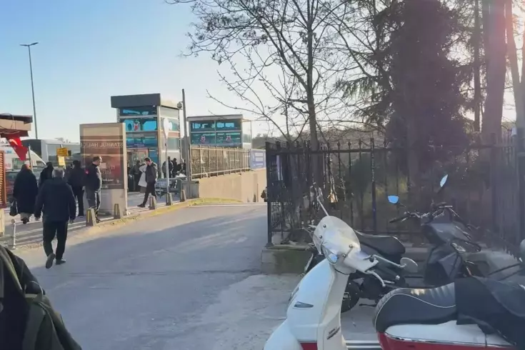 17 yaşındaki lise öğrencisi metroda canına kıydı Son mesajı kahretti