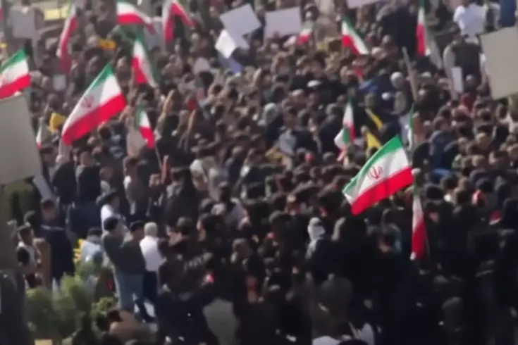 İran yine karıştı: Ekonomik krizle başlayan protestolar yeniden alevlendi