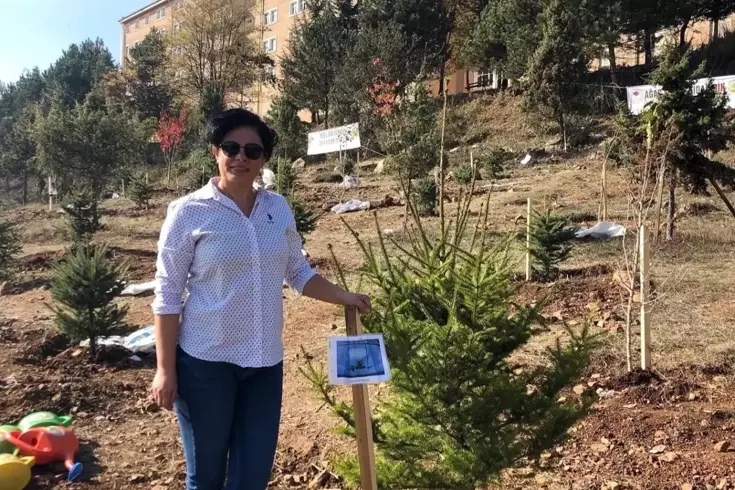 Oğlunun mezarı başında kalp krizi geçiren anne hayatını kaybetti