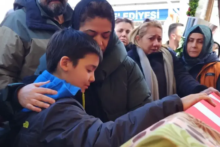 Fatma öğretmene acı veda Oğlunun hareketi herkesi ağlattı