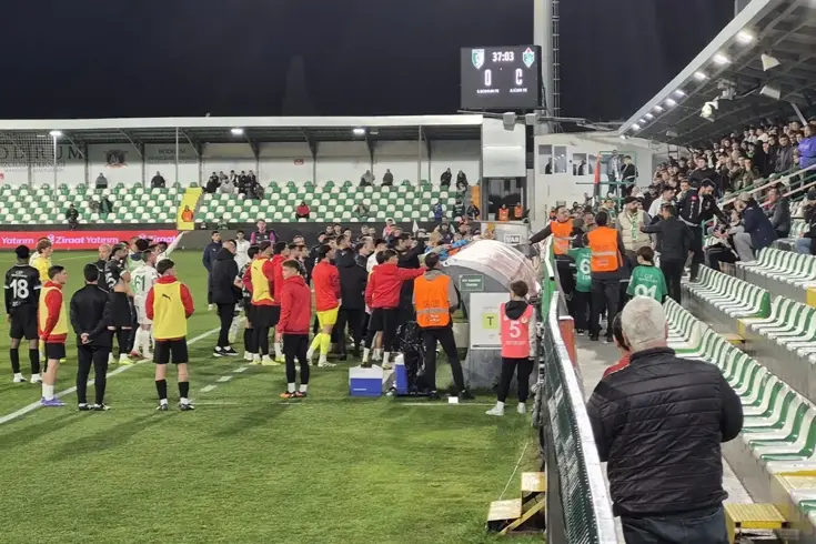 Stattan çıkarılmıştı Irkçı söylemde bulunduğu iddia edilen taraftarın akıbeti belli oldu