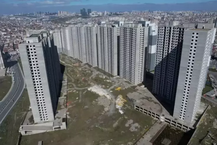 İstanbul’da 15 yıldır inşaatı süren gökdelenleri yapan şirkete kayyum atandı