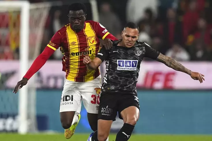 9010’da inanılmaz son Göztepe-Alanyaspor maçı nefesleri kesti