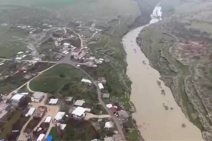 Diyarbakır’da Ambar Çayı taştı, tarım arazilerini su bastı